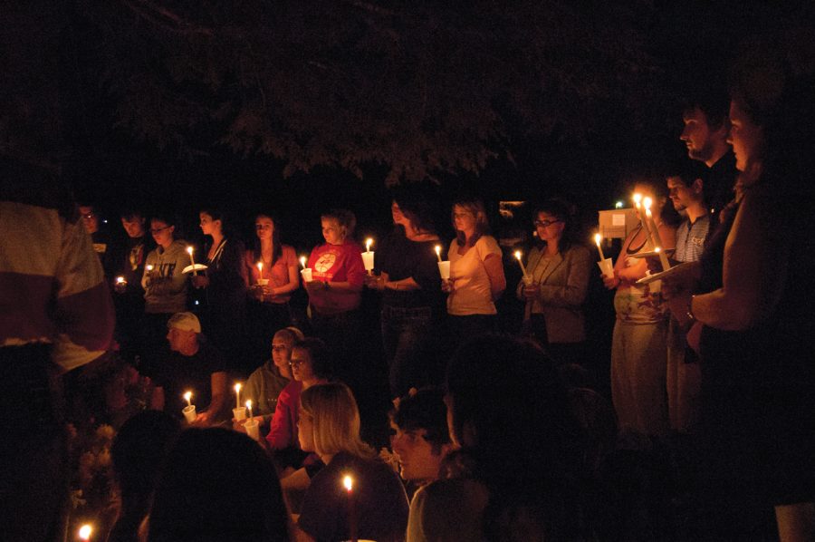 Loved ones of Mauldin at the candlelight vigil Oct. 10 in
Tuscumbia.
