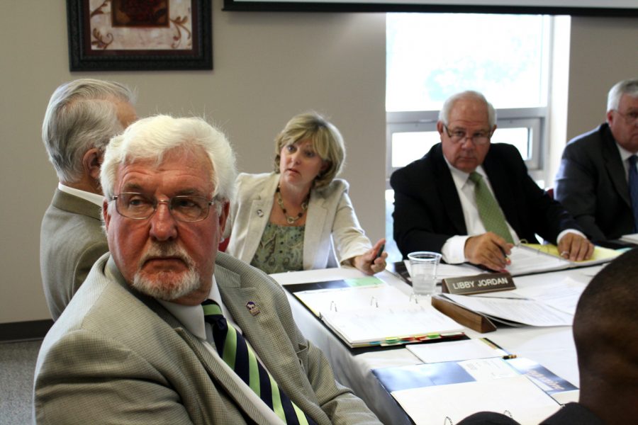 Billy Don Anderson, Harvey Robbins, Libby Watts-Jordan, Rodney
Howard and Bill Cale discuss Division I at the board of trustees
meeting in June.

