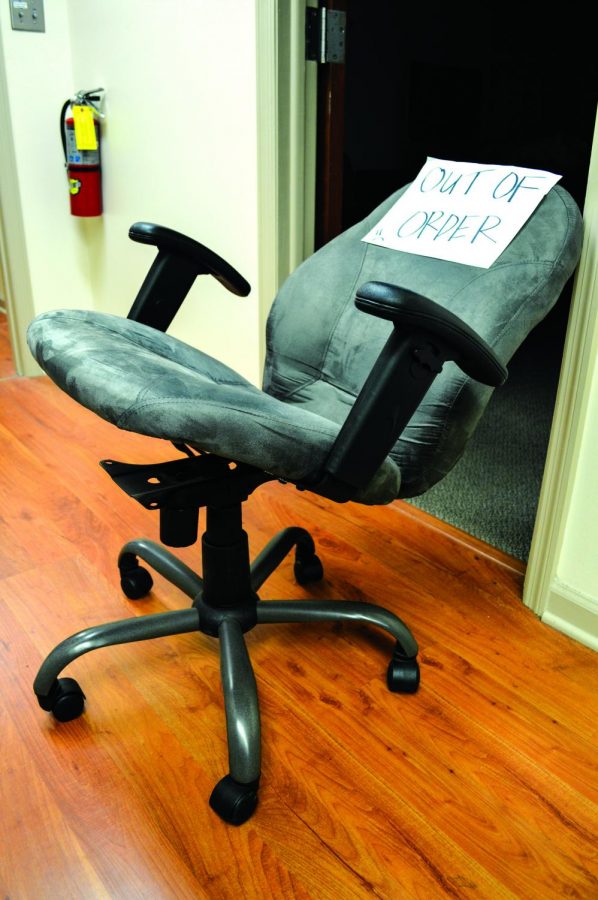 The Flor-Ala’s beloved Otter Chair sits out of order in the common room. The chair was ruined forever when bolts went missing from the bottom and Staff Writer Mari Williams flipped backward out of it.