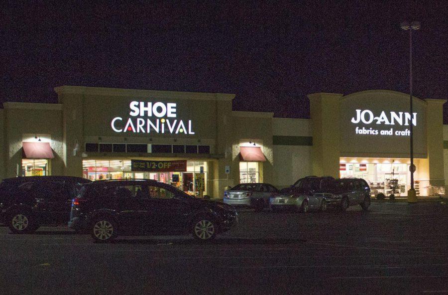 Shoe+Carnival+on+Cox+Creek+Parkway+will+be+open+Thanksgiving+evening%2C+but+Jo-Ann+Fabrics+and+Craft+Store+will+close+its+doors+to+allow+employees+to+spend+the+holiday+with+their+families.%C2%A0+Many+retailers+have+opted+to+begin+holiday+sales+on+Thanksgiving+rather+than+wait+until+the+traditional+Black+Friday.