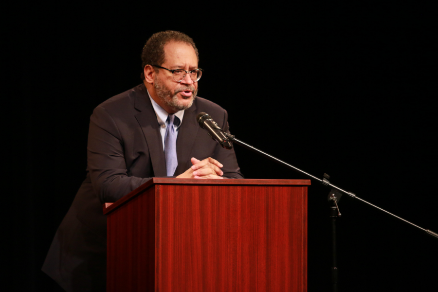 Michael Eric Dyson, a renowned author, radio host, minister and professor of sociology, spoke at The Mane Room Feb. 22. His talk, titled The United States of Amnesia, focused on various issues Americans should be aware of, including racial injustices of the past and current political differences.