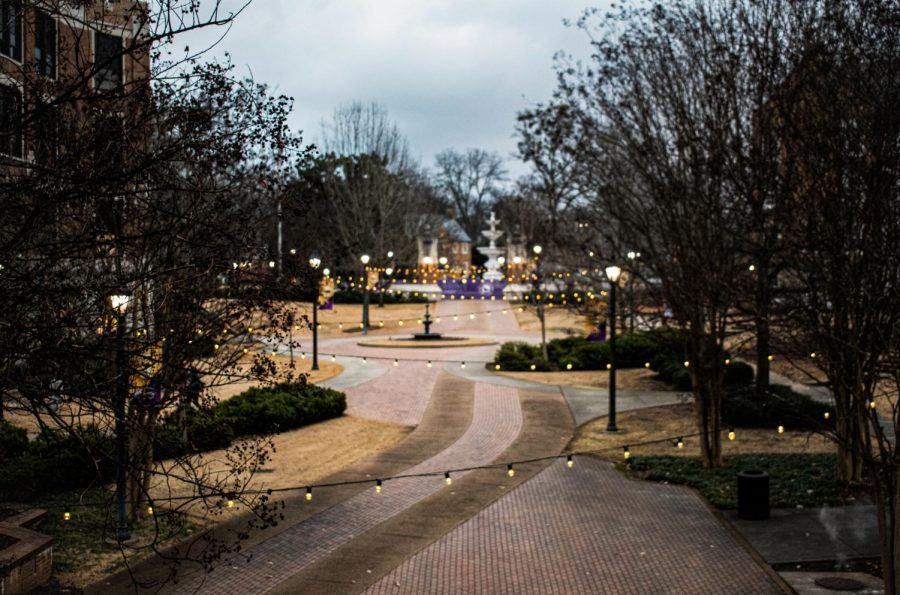 UNA finishes fall semester without going virtual
